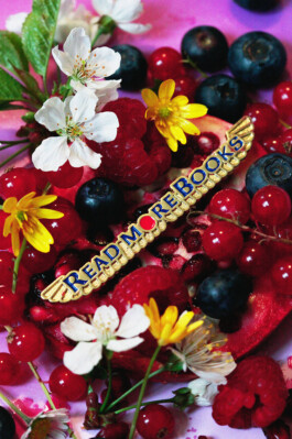 Michael Ullrich fotografiert die Fashion Kollektion United agains fascism von Live from Earth für ein Editorial 